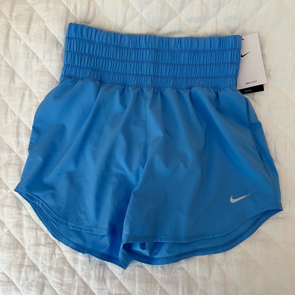 Nike One Women's Dri-FIT Ultra High-Waisted 3" Brief-Lined Shorts